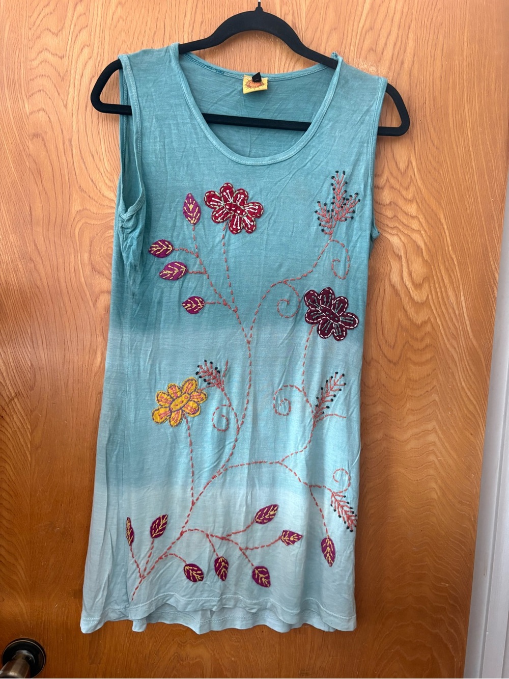 Karma Aqua Embroidered Floral Sleeveless tunic Tank L/XL